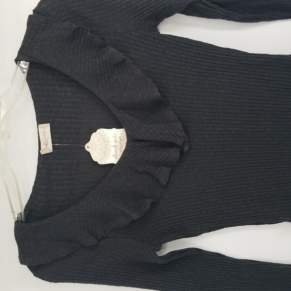 Altar'd State Tops - Altar'd State Gray Ribbed Knit Bodysuit w Vneck & Front Ruffle